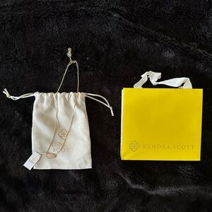 NWT KENDRA SCOTT NECKLACE ROSE QUARTZ